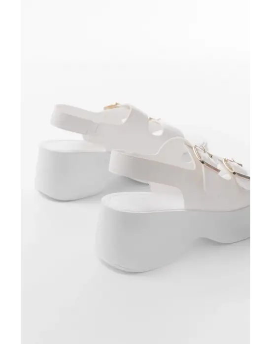 24414-572 Beyaz Tokalı  Günlük Dolgu Topuk Kadın Sandalet