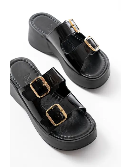 24414-574 Siyah Rugan Günlük Tokalı Dolgu Topuk Kadın Terlik