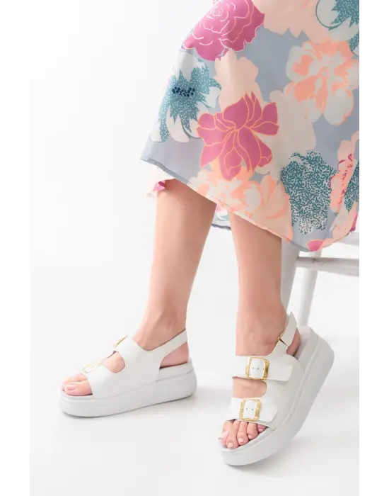 Beyaz Dolgu Topuk Kadın Sandalet