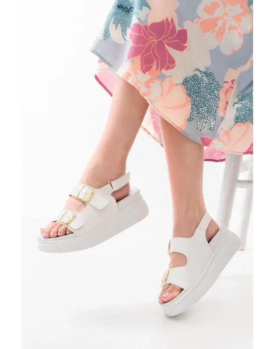 Beyaz Dolgu Topuk Kadın Sandalet