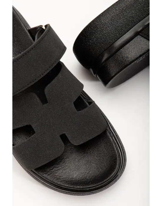 Siyah Dolgu Topuk Kadın Sandalet