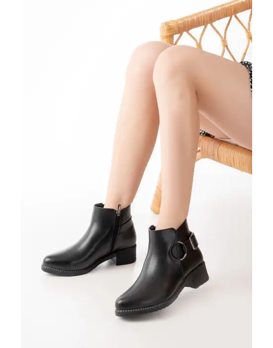 Siyah Toka Aksesuarlı Fermuarlı Günlük Kadın Bot