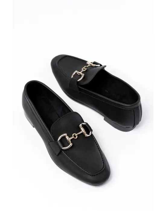 Siyah Toka Aksesuarlı Günlük Kadın Babet