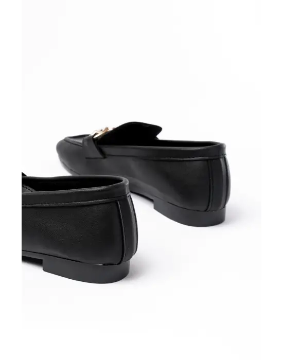 Siyah Toka Aksesuarlı Günlük Kadın Babet