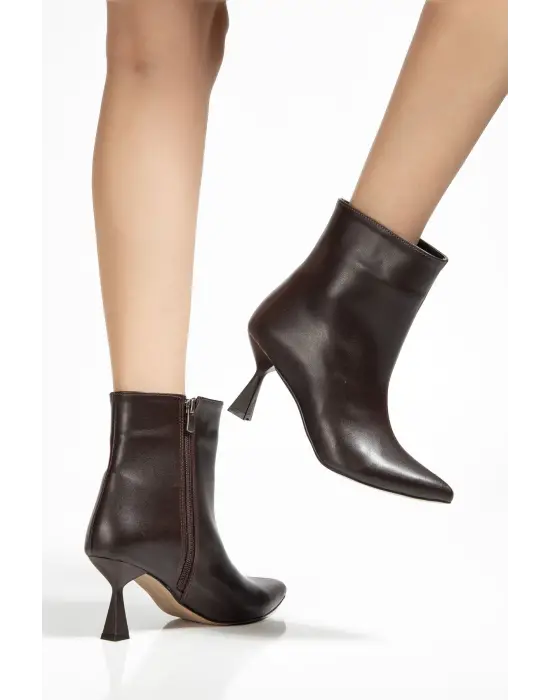 4701 Kahve Cilt Kare Topuk Günlük Kadın Bot