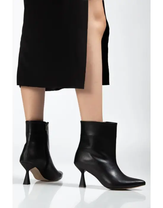 4701 Siyah Cilt  Kare Topuk Günlük Kadın Bot