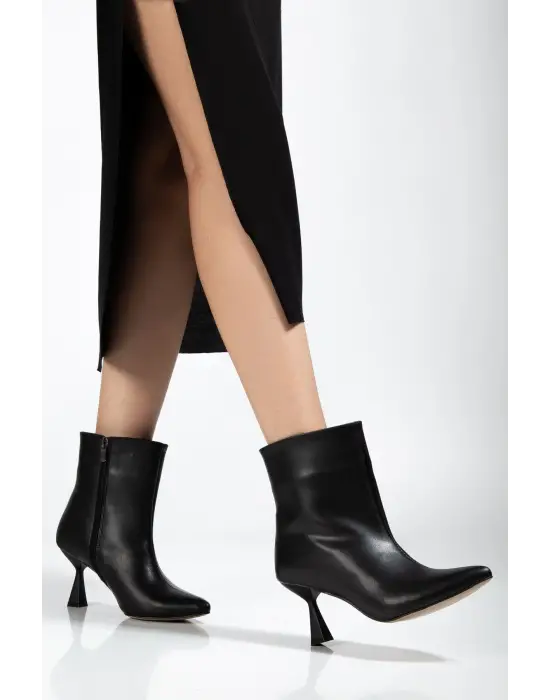 4701 Siyah Cilt  Kare Topuk Günlük Kadın Bot