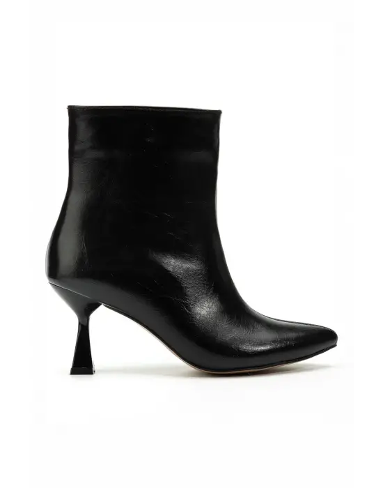 4701 Siyah Kırışık Rugan Kare Topuk Günlük Kadın Bot