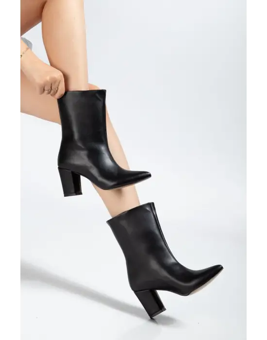 4805 Siyah  Yüksek Kalın Topuklu Günlük Kadın Bot