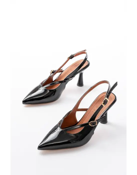 4962 Siyah Rugan Sivri Burun Tokalı Yuvarlak Topuk Kadın Sandalet