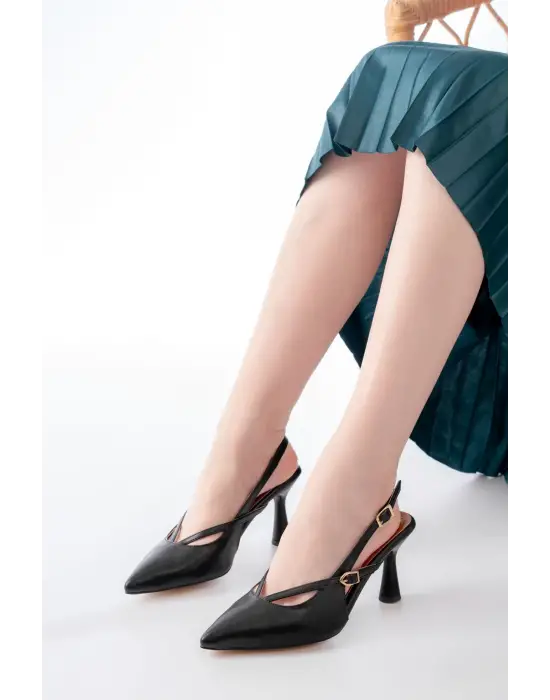 4962 Siyah Sivri Burun Tokalı Yuvarlak Topuk Kadın Sandalet