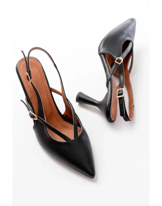 4962 Siyah Sivri Burun Tokalı Yuvarlak Topuk Kadın Sandalet