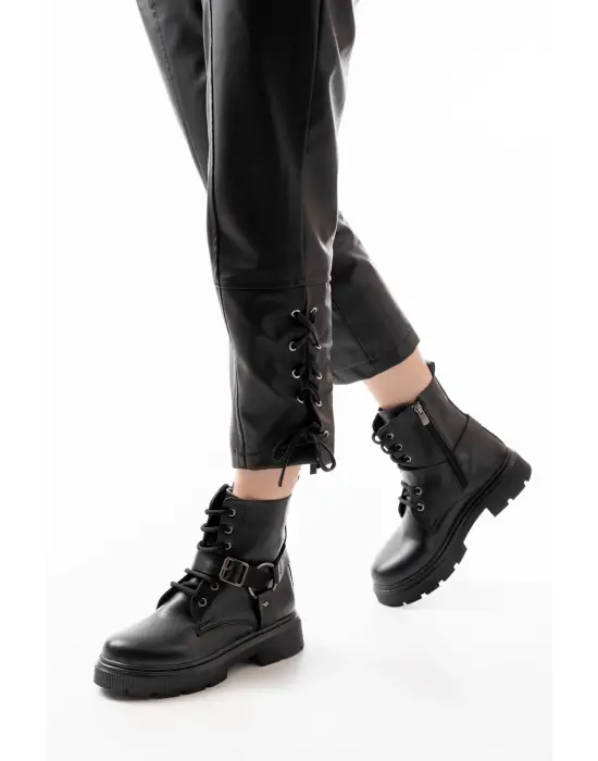 Siyah Toka Aksesuarlı Fermuarlı Günlük Kadın Bot