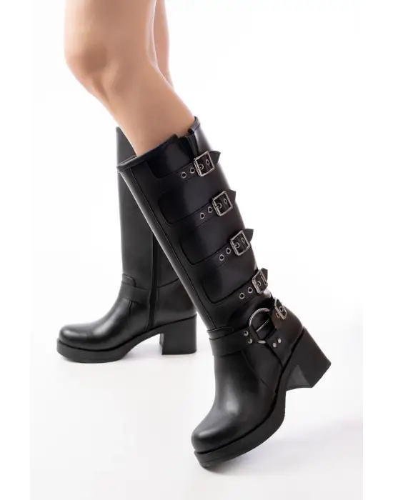 Siyah Topuklu Fermuarlı Toka Aksesuarlı Günlük Kadın Çizme