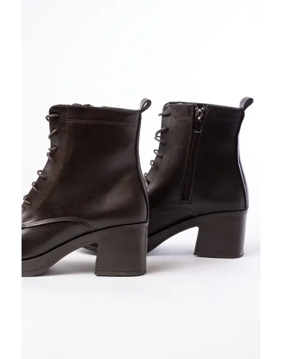 Kahverengi Bağcıklı Fermuarlı Kalın Topuklu Günlük Kadın Bot