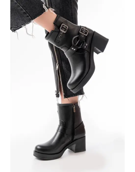 Siyah Toka Aksesuarlı Fermuarlı Topuklu Günlük Kadın Bot