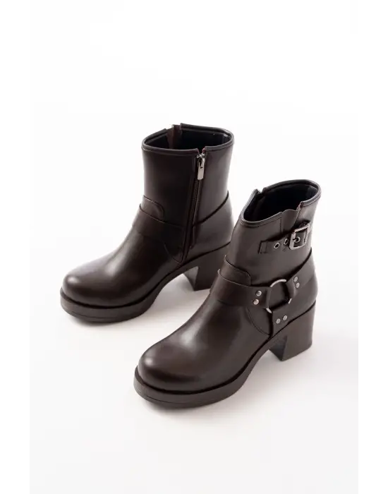 Kahverengi Toka Aksesuarlı Fermuarlı Kalın Topuklu Günlük Kadın Bot