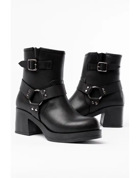 Siyah Toka Aksesuarlı Fermuarlı Kalın Topuklu Günlük Kadın Bot