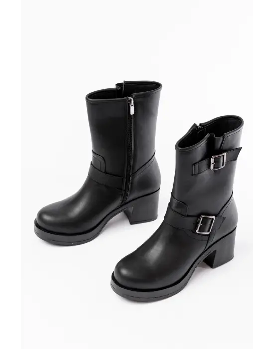 Siyah Toka Aksesuarlı Fermuarlı Kalın Topuklu Günlük Kadın Bot