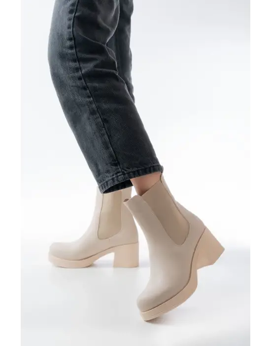 Bej Lastikli Fermuarlı Kalın Topuklu Günlük Kadın Bot
