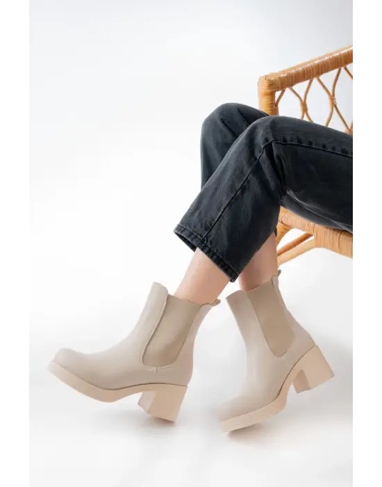 Bej Lastikli Fermuarlı Kalın Topuklu Günlük Kadın Bot
