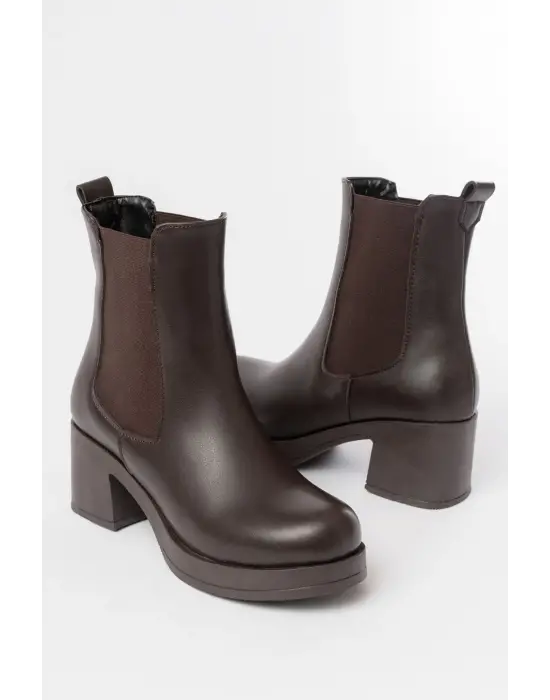 Kahverengi Lastikli Fermuarlı Kalın Topuklu Günlük Kadın Bot