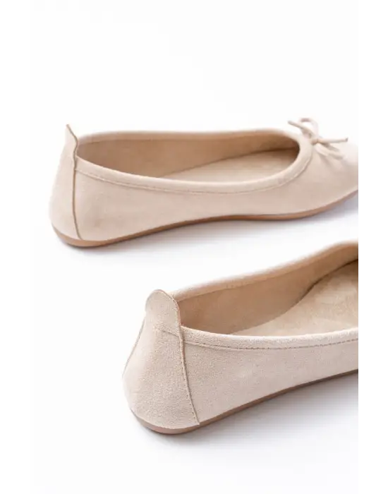 6101 Bej Süet Fiyonklu Günlük Kadın Babet