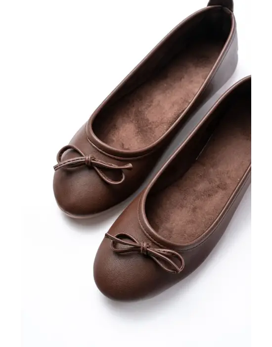 6101 Kahve Günlük  Fiyonklu Kadın Babet