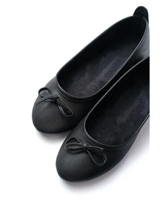 6101 Siyah Günlük  Fiyonklu Kadın Babet