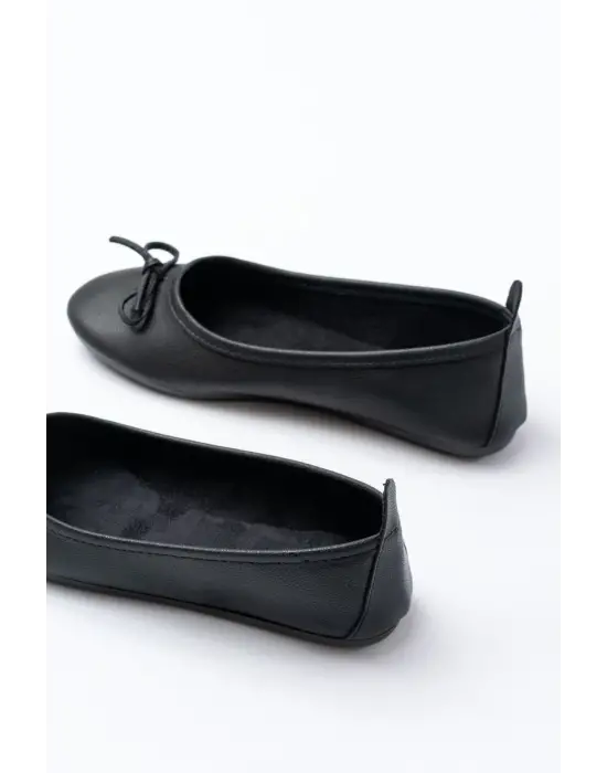 6101 Siyah Günlük  Fiyonklu Kadın Babet