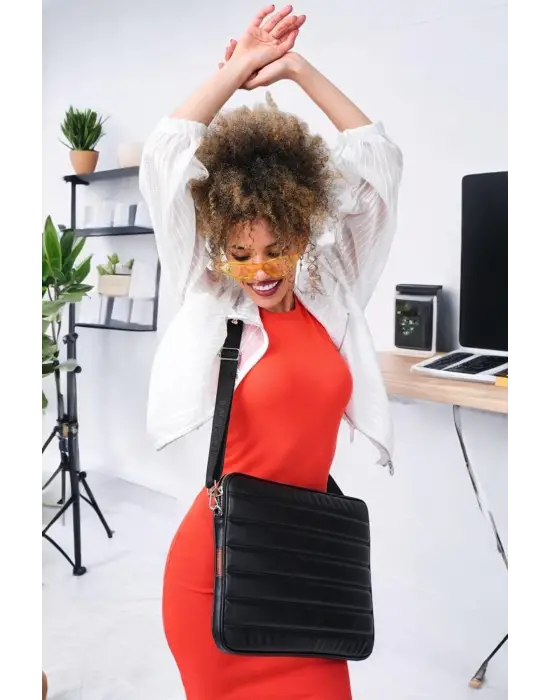 Kapitone 15-16 İnç Çizgili Siyah Notebook Tablet Laptop Kılıfı