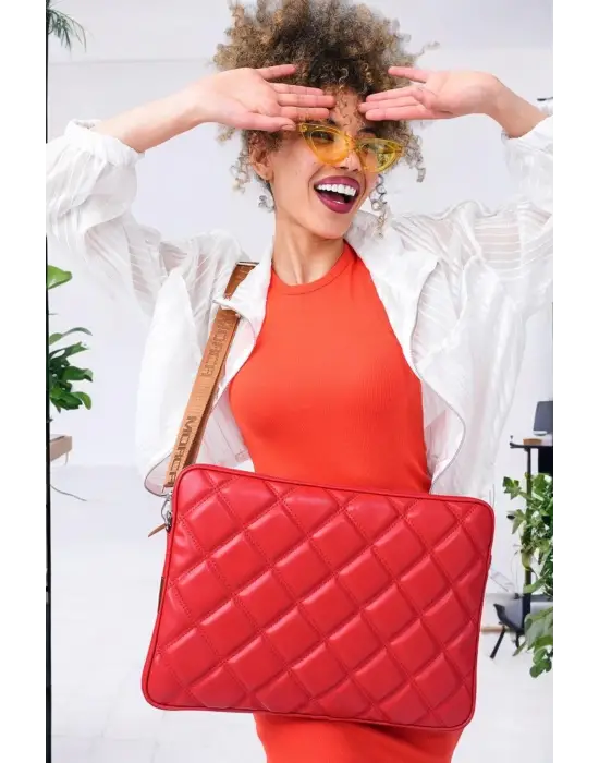 Kapitone 15-16 İnç Kırmızı Notebook Tablet Laptop Kılıfı