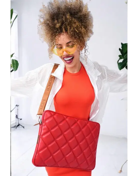 Kapitone 15-16 İnç Kırmızı Notebook Tablet Laptop Kılıfı