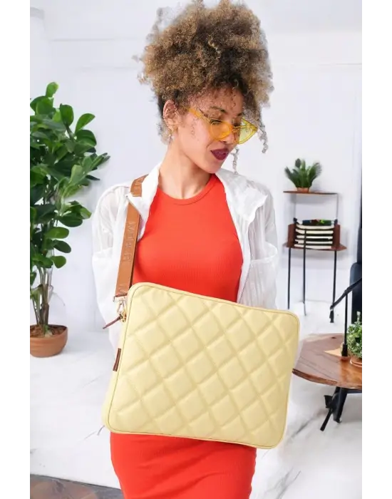 Kapitone 15-16 İnç Sarı Notebook Tablet Laptop Kılıfı