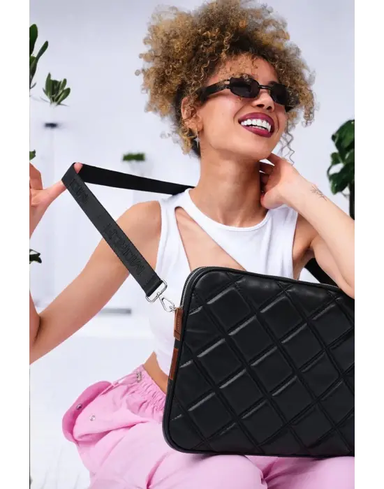 Kapitone 15-16 İnç Siyah Notebook Tablet Laptop Kılıfı