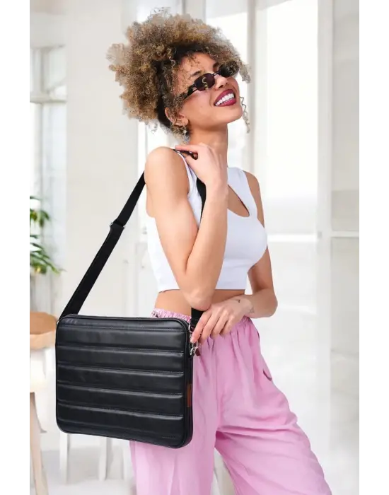 Kapitone Macbook Air Pro 13.3 & 14 Çizgili Siyah İnç Laptop Tablet Kılıfı