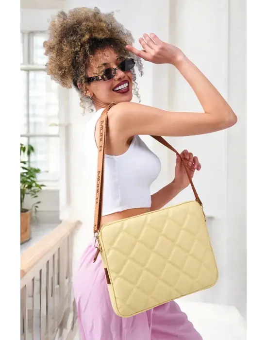 Kapitone Macbook Air Pro 13.3 & 14 İnç Sarı Laptop Tablet Kılıfı