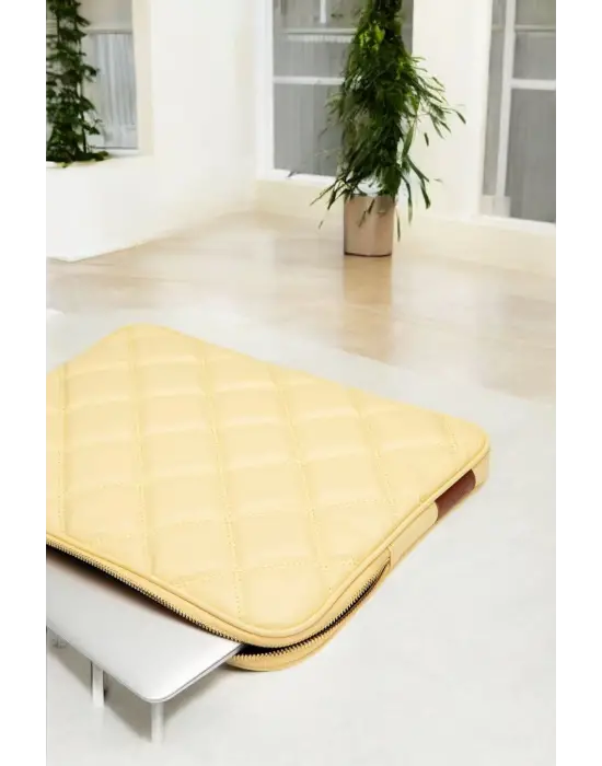 Kapitone Macbook Air Pro 13.3 & 14 İnç Sarı Laptop Tablet Kılıfı