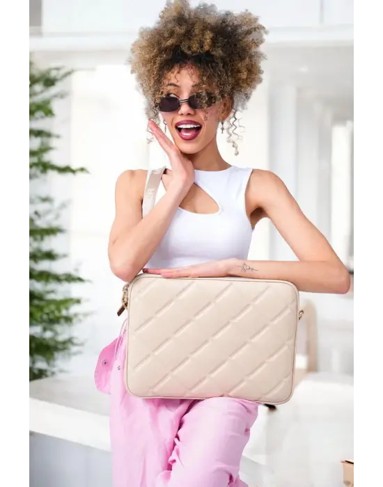 Kapitone Macbook Air Pro 13.3 & 14 İnç Bej Laptop Tablet Kılıfı