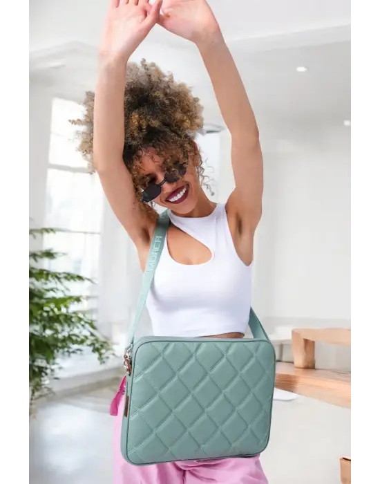 Kapitone Macbook Air Pro 13.3 & 14 İnç Su Yeşili Laptop Tablet Kılıfı