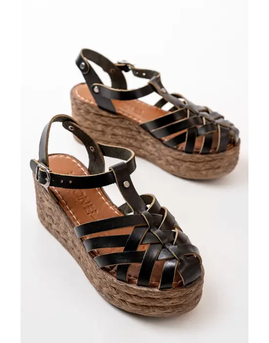 Siyah Ortopedik Hakiki Deri Dolgu Kadın Sandalet