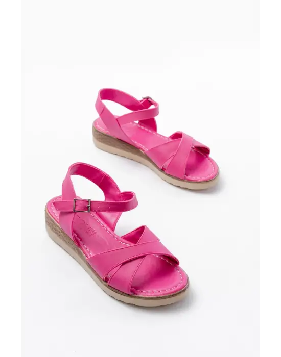 692-564 Fuşya Ortopedik Taban Çapraz Tokalı Kadın Sandalet