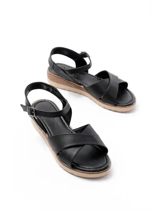 692-564 Siyah Ortopedik Taban Çapraz Tokalı Kadın Sandalet