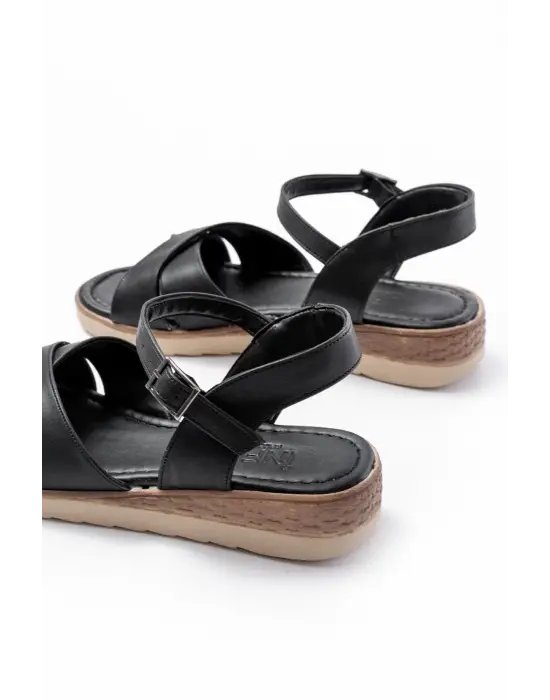 692-564 Siyah Ortopedik Taban Çapraz Tokalı Kadın Sandalet