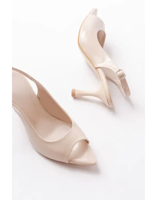 717 Bej Rugan Sivri Burunlu Topuklu Kadın Sandalet