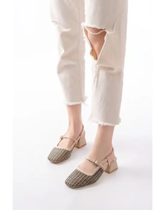 720 Bej Desenli Arkası Açık Günlük Kadın Sandalet