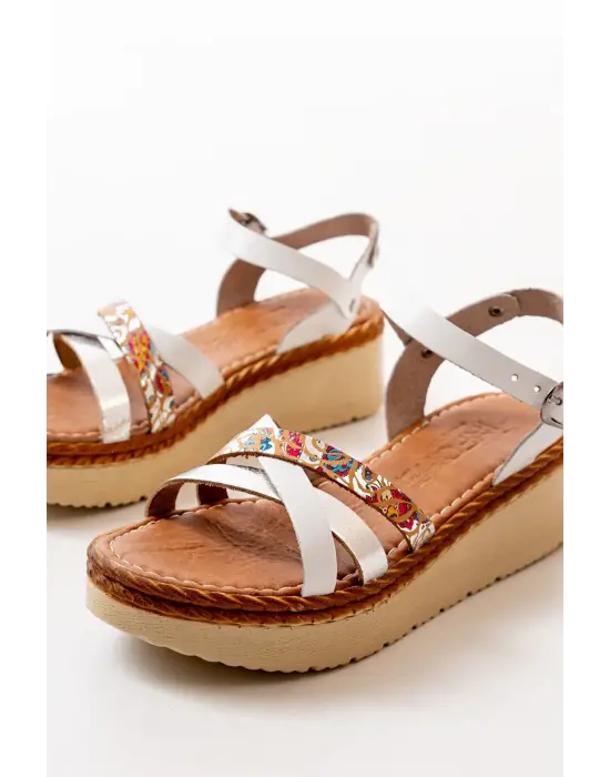 730-015 Beyaz Garni Ortopedik Hakiki Deri Dolgu Kadın Sandalet