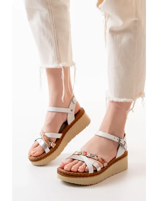 730-015 Beyaz Garni Ortopedik Hakiki Deri Dolgu Kadın Sandalet