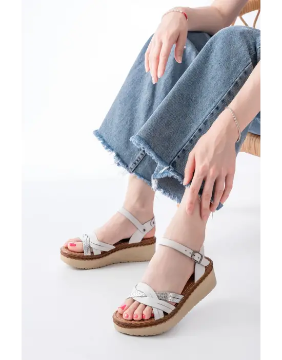 730-037 Beyaz Ayna Hakiki Deri Ortopedik Taban Kadın Sandalet