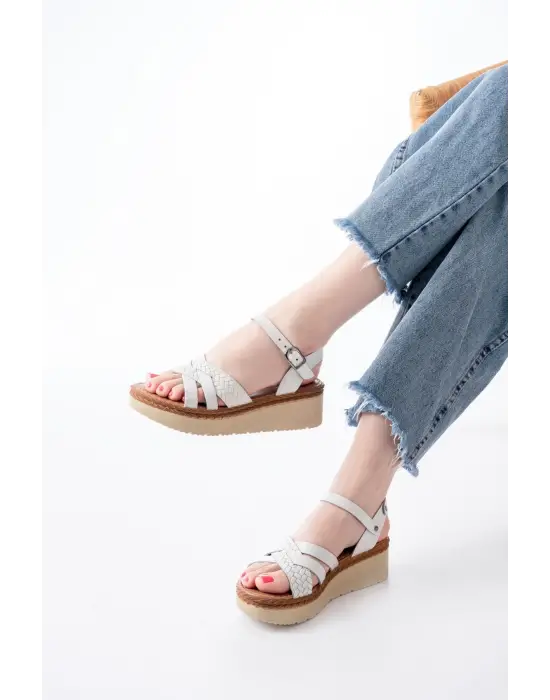 730-138 Beyaz Örgü Hakiki Deri Ortopedik Taban Kadın Sandalet